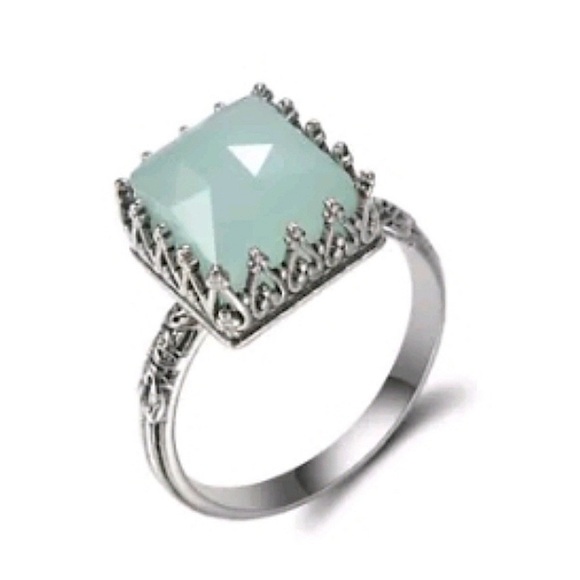 Jewelry - Blue Stone Ring | Size 7